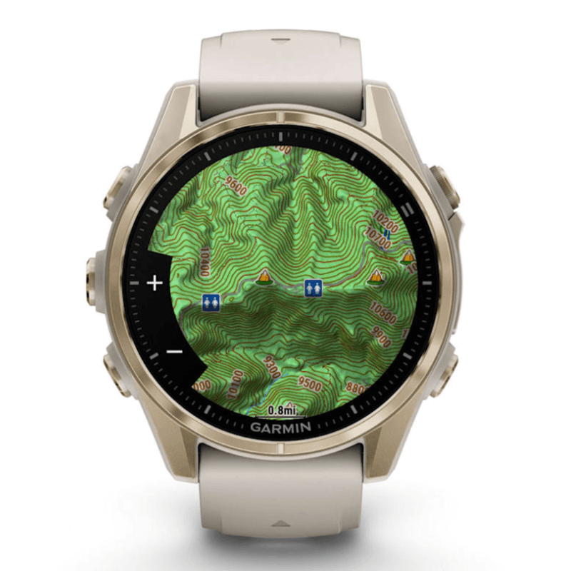 Relogio-Garmin-Fenix-8S-Safira-Ouro-Suave-com-Pulseira-de-Silicone-Cinza-com-Arenito