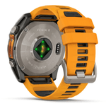 Relogio-Garmin-Fenix-8X-Safira-Titanio-com-Pulseira-de-Silicone-Laranja-com-Grafite